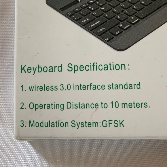 NIB!  Mobile Bluetooth Keyboard for iPad Air in White and Silver! - Picture 2 of 7